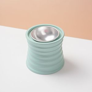 Quemador de incienso minimalista de madera oscura con forma de cono, con copa de latón, soporte compacto cuadrado para aromaterapia, soporte de fragancia zen para mesa - Product Image 1