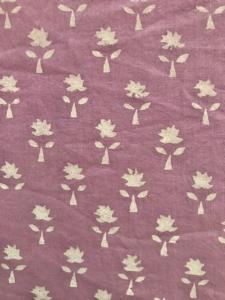 Tela de Algodón Estampada a Mano con Diseño Floral Minimalista |   Textil Étnico Indio Color Lavanda - Product Image 2