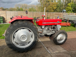 รถแทรกเตอร์ล้อยาง Massey Ferguson 135 40 แรงม้า รุ่นยอดนิยม พร้อมปั๊มเครื่องยนต์และลูกปืน - คุณภาพพรีเมียม จัดส่งรวดเร็ว - Product Image 1