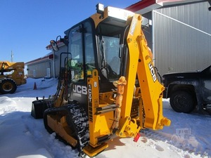 Mini Cargadora Frontal Compacta JCB con Ruedas Amarillas, Equipo de Construcción con Alto Momento de Carga - Product Image 5
