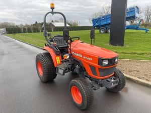 Pour tracteur agricole EK1-261 4RM 170 CV à transmission par engrenages avec moteur, boîte de vitesses et pompe - Product Image 2