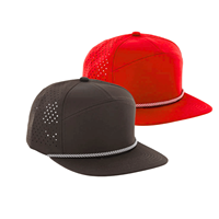 Bordado personalizado 7 Panel de ala plana rojo poliéster impermeable Gorras Laser Cut Hole Snapback Gorras Sombreros con logotipo personalizado