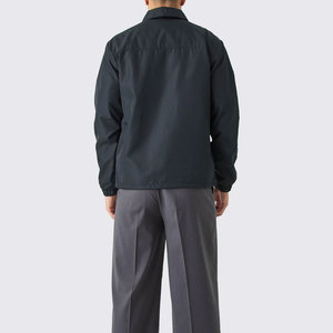 แจ็คเก็ตโค้ชผู้ชายคุณภาพสูง ผลิตจากผ้าที่มีน้ำหนักเบาและกันน้ำ ผลิตโดยผู้ผลิตมืออาชีพ - Product Image 2