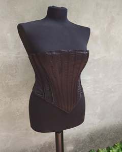 Corsé de satén brillante Negro, corsé hecho a medida, diseño de fábrica, venta al por mayor, servicio OEM y ODM, corsé moldeador de huesos de acero - Product Image 3