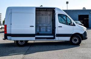 Mercedes-Benz Sprinter 2500 Usado 2024 con Techo Estándar - Product Image 3