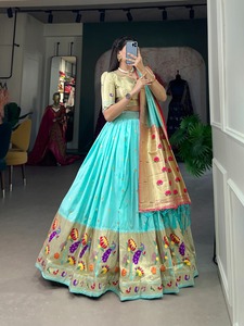 Lehenga Choli imprimé pour fête, collection Navratri, qualité supérieure, prix bas, séchage rapide, en soie, en vente - Product Image 5