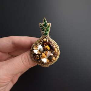 Collier de prière en chalcédoine aqua plaqué or, pierres précieuses naturelles multiples, fil enroulé, perles facettées, breloque en forme de pièce de monnaie - Product Image 1