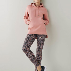 Sudadera con capucha teñida lisa con logotipo bordado personalizado para mujer, Sudadera con capucha ligera de manga larga para mujer - Product Image 5