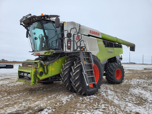 Moissonneuse-batteuse Claas LEXION 8700 d'occasion de qualité à prix abordable, prête à être expédiée dans le monde entier - Product Image 2
