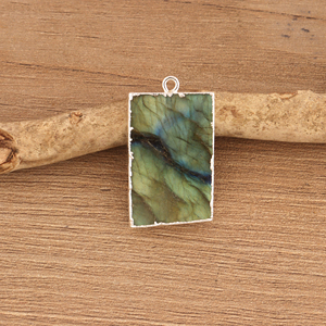 Conector de Labradorita Verde Natural Brillante, Electrochapado en Plata, Conector Hecho a Mano para la Fabricación de Joyas - Product Image 3