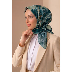 Serie de Pañuelos con Estampado Floral Esmeralda: Elegante Accesorio para la Cabeza y el Cuello - Product Image 1