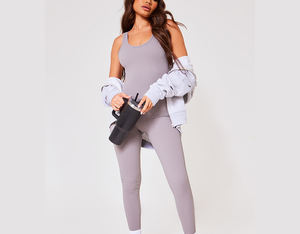 จั๊มสูทกีฬาเอวสูงของผู้หญิงชุดหมีบอดี้สูทแขนกุดสำหรับใส่ออกกำลังกายเล่นโยคะฟิตเนสเต้นรำโลโก้ตามสั่ง2025 - Product Image 3