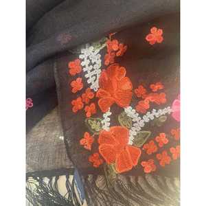 Pañuelo de Lino Bordado Gypsy Rose de Alta Calidad, Chal Largo de Seda y Poliéster Jersey Suave con Estampado Floral y de Letras, Impresión Digital - Product Image 2