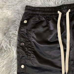 Chaqueta Cortavientos Unisex Nueva de Nailon y Algodón, Corte Regular, Pantalones de Nailon de Pierna Ancha con Corte Regular - Product Image 4