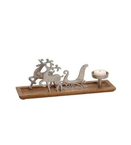 Centre de table de Noël avec décorations en métal et en bois mettant en valeur l'élégance rustique artisanale - Product Image 6