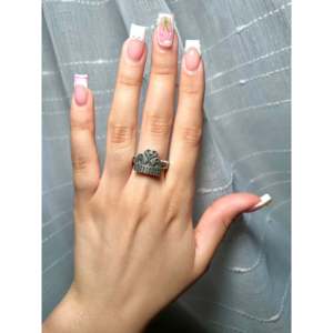 Anillo de Plata de Ley 925 Hecho a Mano en Navajo con Incrustaciones de Piedras Preciosas, Talla 7.75, Bañado en Rodio, Joyería Étnica para Uso Diario - Product Image 5