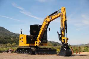 Mini-excavatrice d'occasion 303 de 34 tonnes, modèle 2023, moteur Cummins, bon état, en stock, livraison rapide, boîte de vitesses incluse - Vente directe usine - Product Image 5