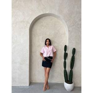 เสื้อผู้หญิงสีชมพูขายส่ง แต่งลายผีเสื้อ - Product Image 3