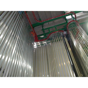 Ligne de peinture d'application de poudre automatique clé en main de Trasmetal pour le traitement vertical de produits métalliques de profilés en aluminium Italie - Product Image 2