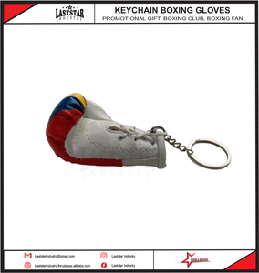 Mini llavero de guante de boxeo personalizado de cuero PU de alta calidad con bandera de país para llavero y exhibición de logotipo - Product Image 3