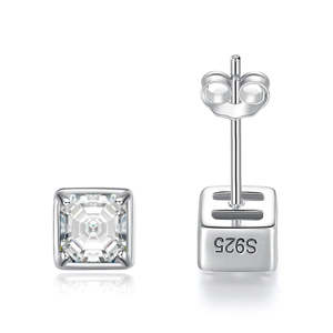 Pendentif et boucles d'oreilles en moissanite argentée taille Asscher 1 carat, éclat intemporel, D VVS1 avec certificat GRA pour fiançailles - Product Image 6