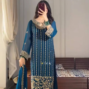 Ensemble de costume de soirée pour femme Ramdev Trading, haut et bas, avec dupatta fantaisie, en soie chinon lourde, séchage rapide, toutes saisons, broderie - Product Image 1