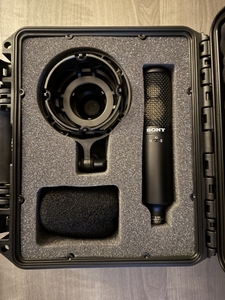 Los Más Vendidos, Micrófono de Condensador de Dos Vías C-100 de Alta Calidad, Nuevo, al por Mayor, Color Negro, Diseño QuickSales - Product Image 1