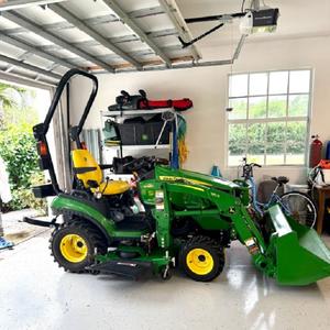 Achetez un tracteur John Deeree 1025R avec tondeuse et pelle frontale, prix avantageux, tracteur à 4 roues motrices en vente - Product Image 5