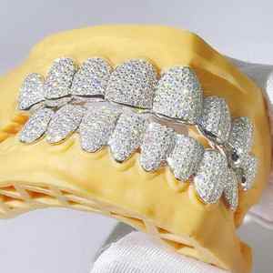 Exclusivo Moissanite Diamond Grillz Chapado en plata Haz una declaración con Iced Out Bling para cualquier actuación - Product Image 1