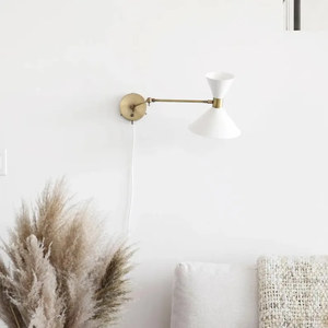 Grande applique murale moderne en laiton Applique italienne de style monarque Luminaire articulé du milieu du siècle Lumière décorative industrielle - Product Image 4