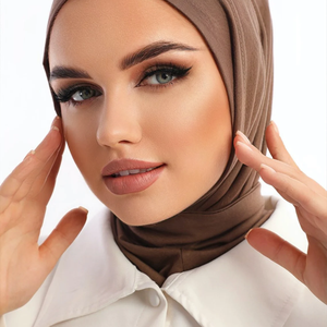 ผ้าคลุมศีรษะชีฟองคุณภาพสูง ระดับพรีเมียม สำหรับฤดูใบไม้ร่วง  รับสกรีนโลโก้  ทรงสี่เหลี่ยม  เป็นมิตรกับสิ่งแวดล้อม ระบายอากาศได้ดี  ต้านเชื้อแบคทีเรีย  แห้งเร็ว  สำหรับใช้ในชีวิตประจำวัน - Product Image 2