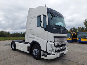 Camion tracteur Volvo FH 13 Globetrotter 6x4 2023, 500 ch, diesel, transmission automatique, Euro 6, neuf, transport logistique - Product Image 1