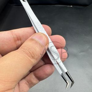 Pinzas de extensión de pestañas con punta de nano fibra, bota delgada de 90 grados, pinzas de pestañas puntiagudas de agarre fuerte de acero inoxidable sostenible - Product Image 3
