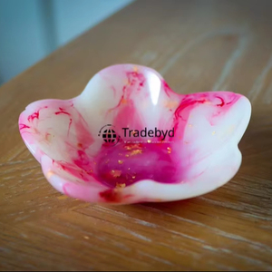 Bol en résine contemporain lignes épurées et look moderne idéal pour un style de maison minimal Tradebyd - Product Image 1