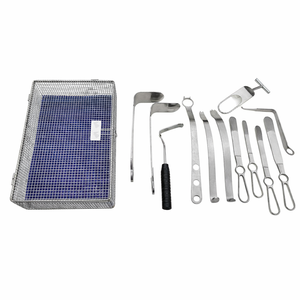 Juego de 13 Retractores para Cirugía de Hombro con Caja Esterilizadora para Artroplastia/Uso Ortopédico - Product Image 1