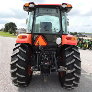 Tractor Compacto M7060 4WD Usado en Buen Estado con Caja de Cambios, Motor de 75HP, Tractor Agrícola con Transmisión por Engranajes - Product Image 3