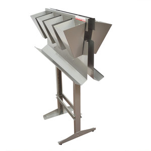 Acciaio inossidabile Made in Italy attrezzatura per la macellazione di alta qualità coni per uccidere il pollame con supporto CS8.S in vendita - Product Image 2