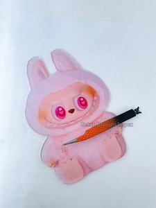 Nouvelle plaque à cils en acrylique durable de qualité supérieure Labubu Doll avec aimant pour extensions de cils, pinces à cils, plaques à cils personnalisées disponibles - Product Image 3