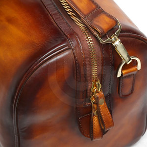 2025 Custom Design Durable Genuine Leather Casual Water Resistant Zipper <b>Duffel</b> <b>Bag</b> Latest Style High Quality Quick Dry - Product Image 6