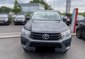 Neatly Used 2018 <b>T</b>-o-y-ota Hi-lux Pickup 2.4 D-4d Active 4wd Euro 6 4dr, Left-Hand <b>Drive</b>, 5-Speed Manual, 4WD - Product Image 2