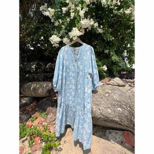 Vestido Largo Maxi con Estampado Floral para Mujer, Elegante, de Viscosa, con Cuello de Lazo, Mangas Largas, Cintura Holgada, Talla Única, Tallas Grandes, ODM, para Fiesta - Product Image 1