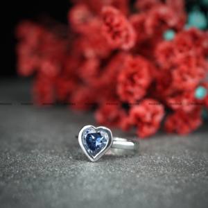 Bague de fiançailles en moissanite taille cœur sertie clos en argent 925, bijoux faits main pour cadeau de Saint-Valentin par Phoenix Enterprise - Product Image 4