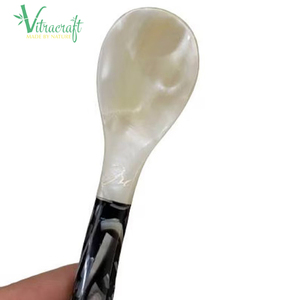 Nuevas cucharas de caviar hechas a mano hechas de nácar mezclado con resina de mica Perfecto para servir caviar Tamaño 12,5 cm - Product Image 4