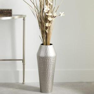 Florero de metal de diseño premium clásico duradero para mesas elegantes Acabado plateado pulido Forma y tamaño personalizados - Product Image 1