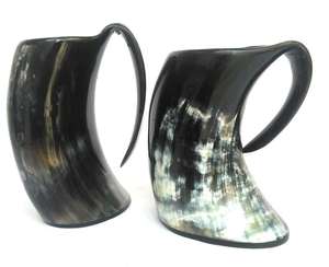 Elegante taza vikinga de cuerno de búfalo, logotipo grabado personalizado, jarra hecha a mano de calidad superior para uso en oficina, hecha en la India - Product Image 1