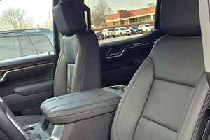 GMC Sierra 1500 Elevation Crew Cab 4x4 2025 Usada en Perfectas Condiciones - Product Image 2