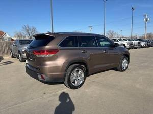 Usado cuidadosamente 2018 Toy-OTA High-lander LIMITED en venta - Product Image 2