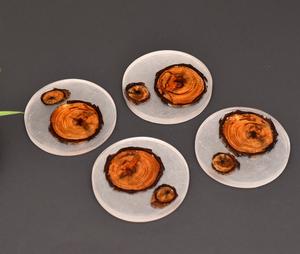 Sous-verres ronds en bois avec incrustation de résine blanche Design géométrique Sous-verre personnalisé en résine époxy en bois d'acacia pour tasse en verre tasse boisson - Product Image 3