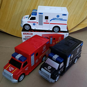 Véhicule de Secours Urbain Électrique en Promotion : Ambulance, Voiture de <span class=keywords><strong>Police</strong></span>, Camion de Pompiers avec Musique LED et Histoires, Roues Universelles, Jouet Camion de Pompiers Rouge - Product Image 4