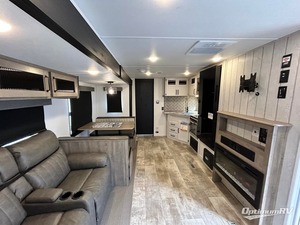 Autocaravana PALOMINO PUMA 337BH 2025 USADA EN EXCELENTES CONDICIONES, ALTA CAPACIDAD DE HOSPITALIDAD, EN VENTA - Product Image 2